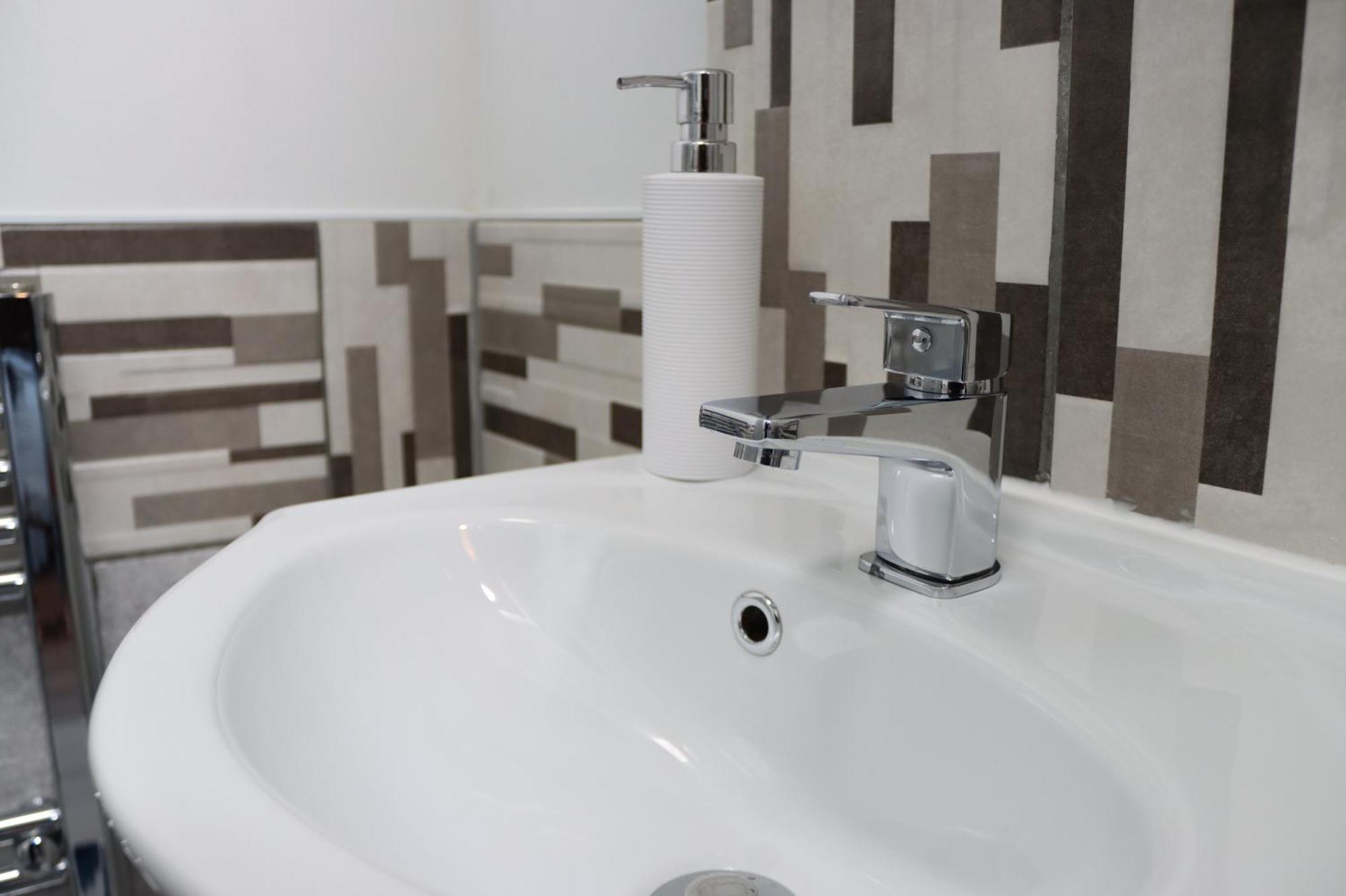 Cosy With Kitchenette And Private Bathroom - 15mins To London! Appartement