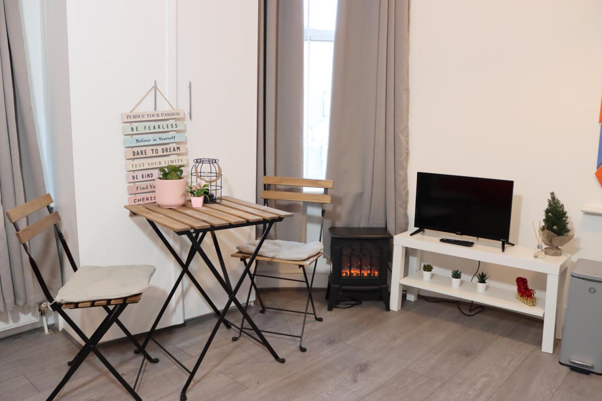 Appartement Cosy With Kitchenette And Private Bathroom - 15mins To London! *
