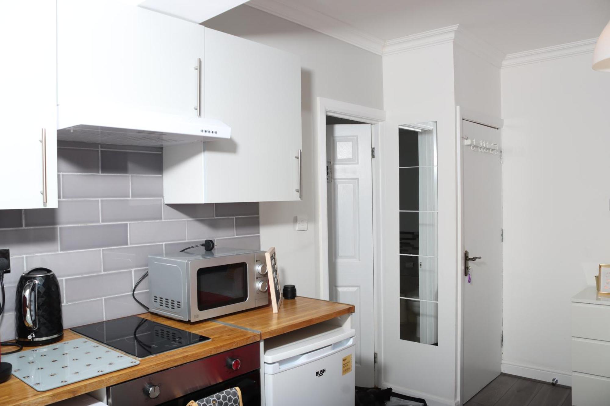 Appartement Cosy With Kitchenette And Private Bathroom - 15mins To London! *